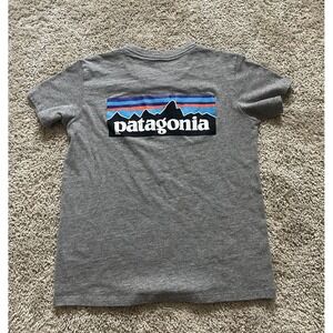 Patagonia Graphic‎ T Shirt Women's XS Double Sided Dark Gray